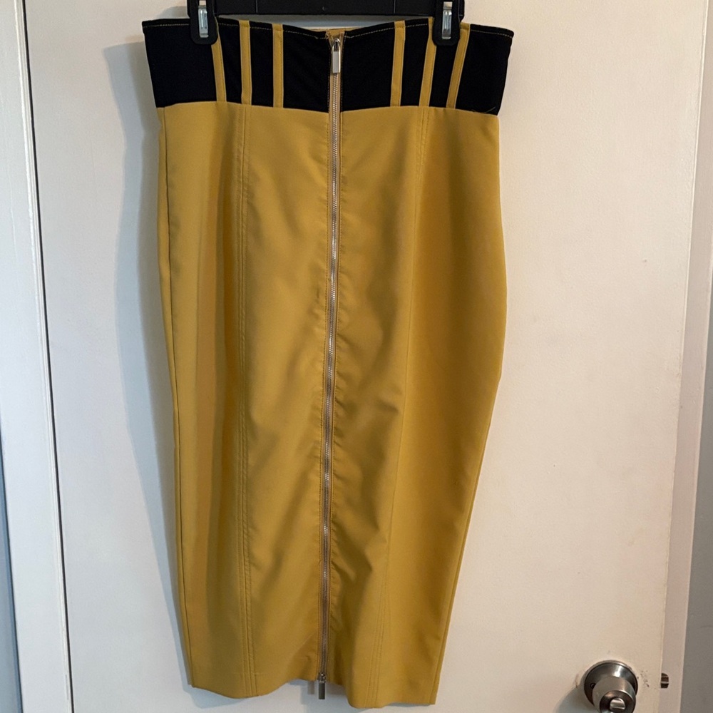 Chic Asymmetrical Yellow and Black Women's Skirt